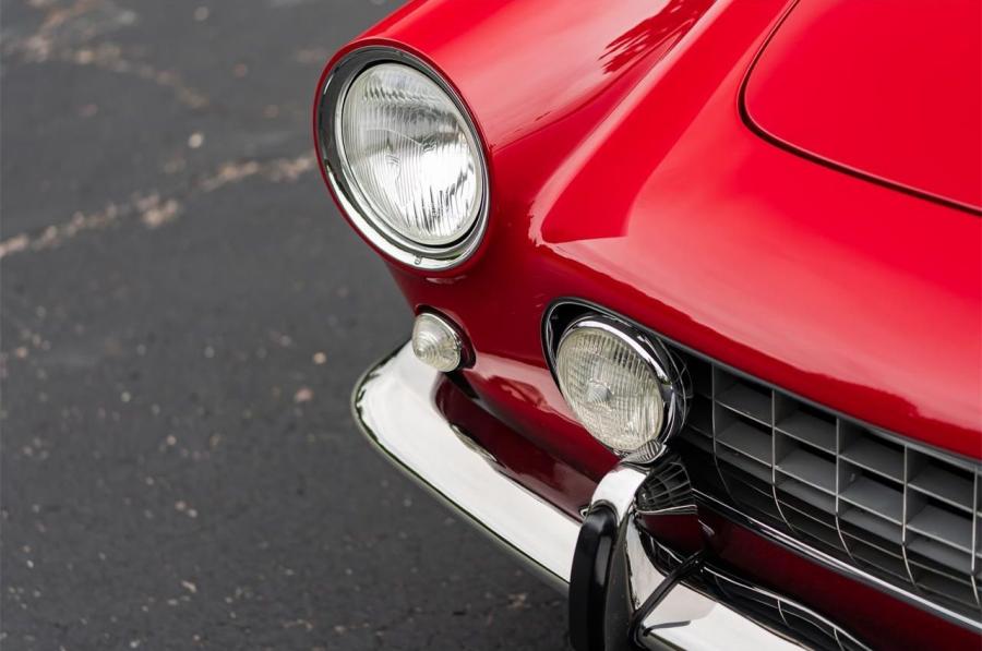 Детали экстерьера Ferrari 250 GT 2+2 Coupe (Series II) 1962 года  (фото 13 из 62)